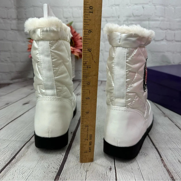 Madden Girl Icicle Women's Puffer Ankle Boots white sz 8.5 snow rain outdoor - Picture 4 of 7